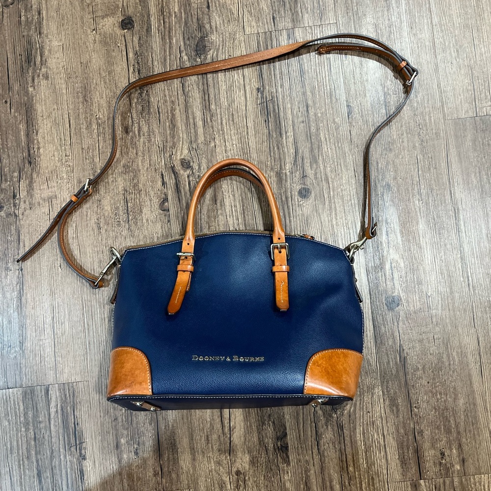 Dooney & Bourke Navy & Tan Pebbled Leather Satchel – Classic Zip Top
